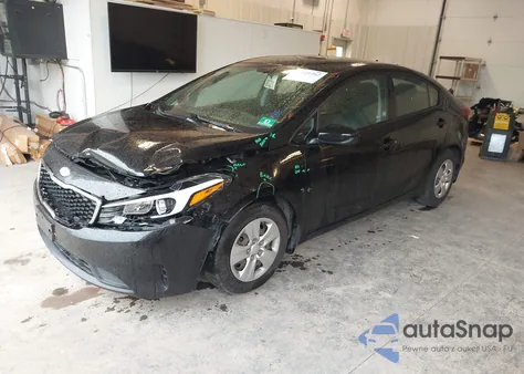 2018 Kia Forte Lx z USA, uszkodzony, nr VIN 3KPFL4A79JE263858
